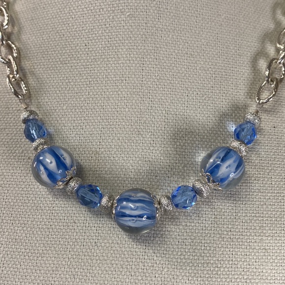 Blue glass bead silvertone chain necklace - Picture 2 of 5